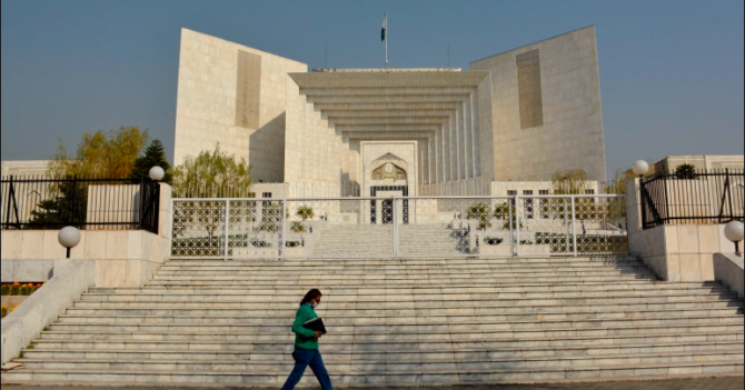Впервые женщина стала членом Верховного суда Пакистана